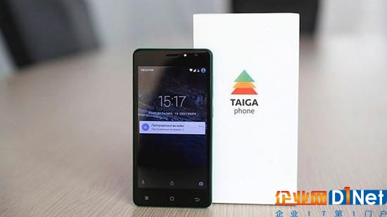 工业设计上TaigaPhone具有一体化圆润机身，绿色后壳代表俄罗斯北部森林。