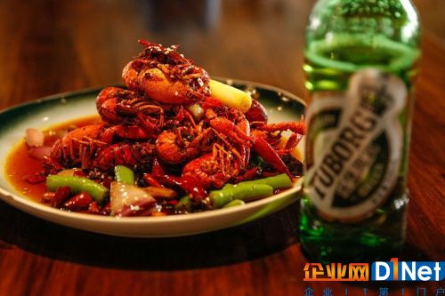 看世界杯不能缺少的三件宝:小龙虾啤酒好WiFi