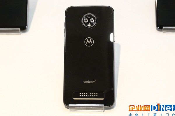 摩托罗拉抢先发布 全球首款5G手机现身！