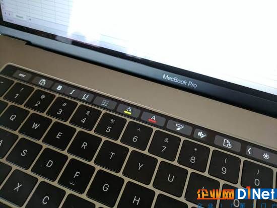 微软宣布：Office三件套全面支持Touch Bar