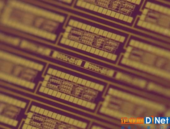科学家研发出带2D二硫化钼半导体的微处理器