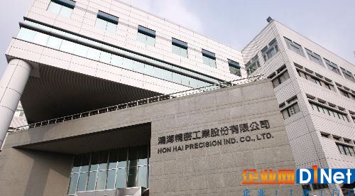 结合郭董去年12月底拍板在广州610亿投建10.5代线显示全生态工业园区，以及今年两度造访白宫后，在美国投建高自动化面板生产线的规划曝光，鸿海帝国的进击计划已经在地图上找到三个支点，分别是中国、美国和印度。