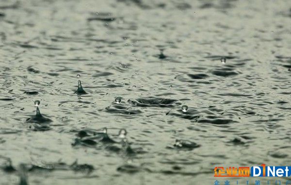 借助雨滴也能发电：功率转化效率85% 可与太阳能发电互补