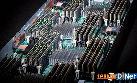 内存/SSD狂涨70% 装机晚一年多花一倍钱