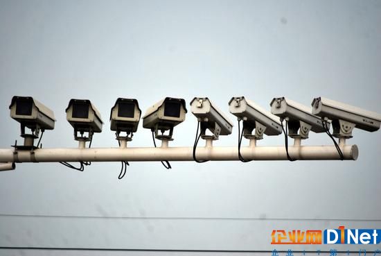 AI接管摄像头预防犯罪，奥威尔式监控也成为可能
