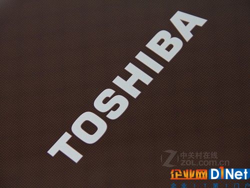 此前，东芝已经十分接近将芯片业务卖给由SK海力士、日本和美国三国财团联手的一个财团，但是由于SK海力士在市场中的地位，一旦成功收购东芝业务很可能面对反垄断机构的制裁。SK海力士希望通过可转换债券的形式向该财团提供资助，借此获得东芝存储芯片业务的股权。