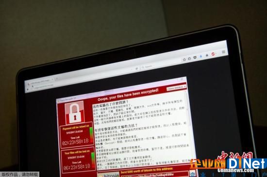 勒索病毒WannaCry利用Windows操作系统445端口存在的漏洞进行传播，并具有自我复制、主动传播的特性。勒索病毒感染用户计算机后，将对计算机中的文档、图片等实施高强度加密，并向用户勒索赎金。目前，安全业界暂未能有效破除该勒索软的恶意加密行为，用户主机一旦被勒索软件渗透，只能通过重装操作系统的方式来解除勒索行为，但用户重要数据文件不能直接恢复。图为2017年5月13日，一台位于北京的笔记本电脑屏幕上显示的勒索病毒界面。