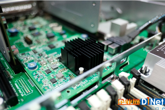 是时候表演真正的技术了 AMD助HPE创纪录