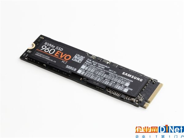AMD 16核撕裂者配NVMe SSD RAID：轻松飙上6GB/s