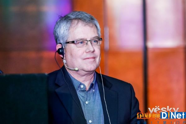 Alan Clark:重新定义开源 我们希望实现开源的开放