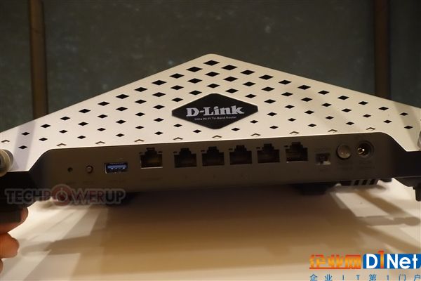 D-Link展示全新802.11ax旗舰路由器：11Gbps保你用十年
