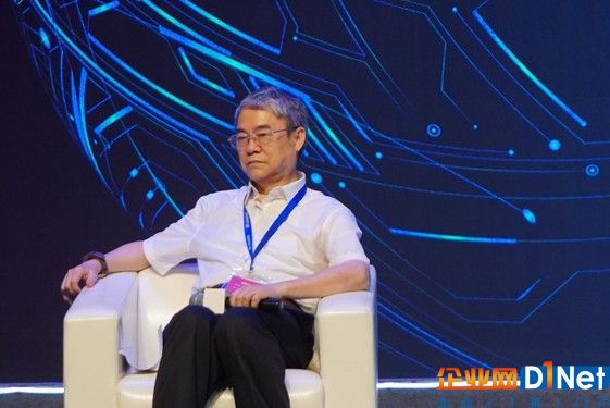 图片为邬贺铨院士