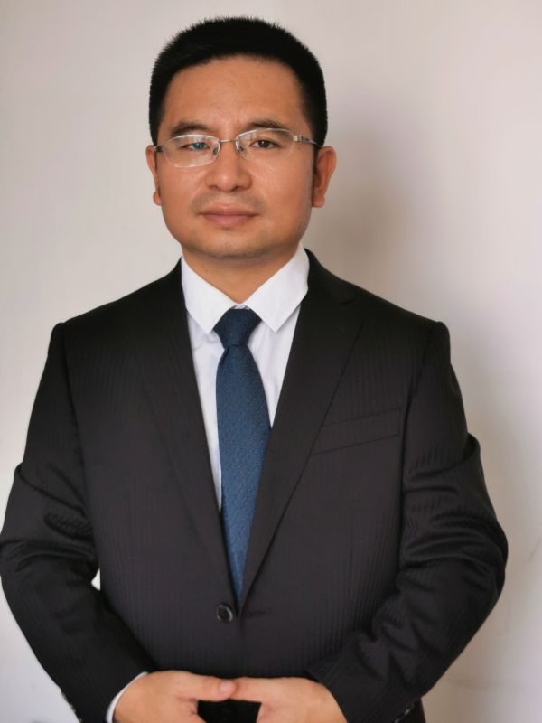 富士康科技集团（中国总部）全球采购总处 经理 鲍三华.jpg