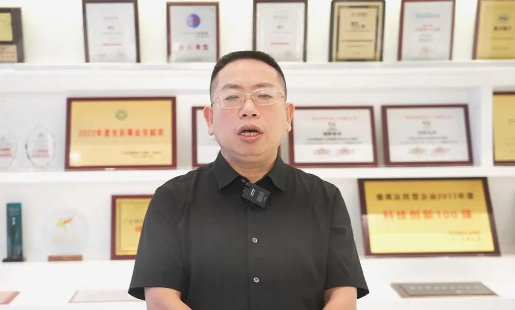 探索·融合·应用，荣耀铸就前行，向教育先锋致敬